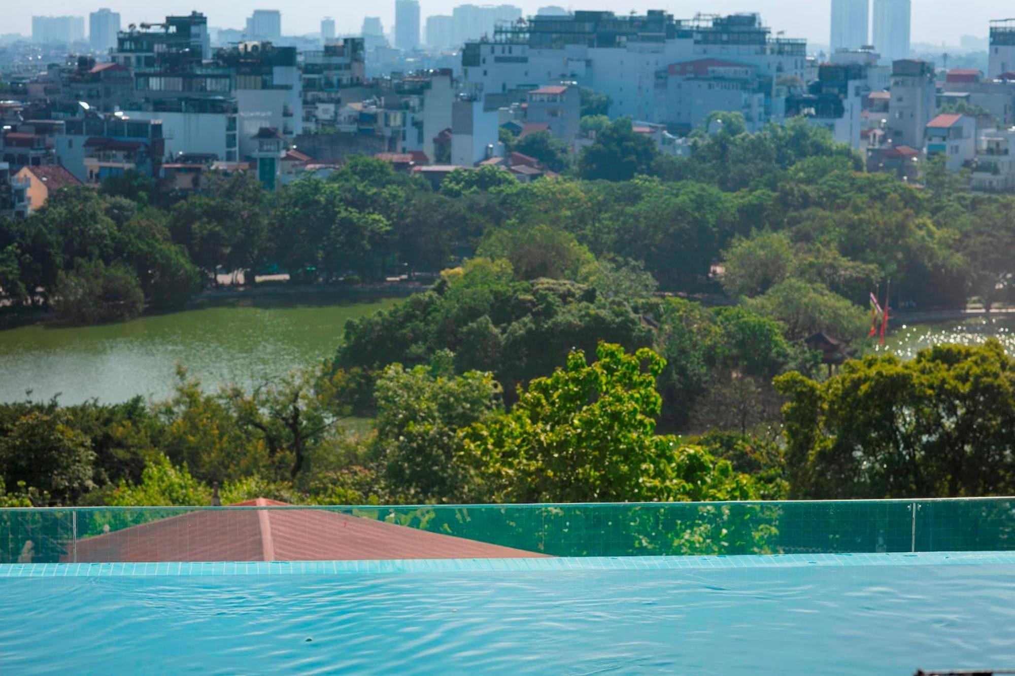فندق ذا أورينتال جايد هانوي المظهر الخارجي الصورة View of the lake from the hotel