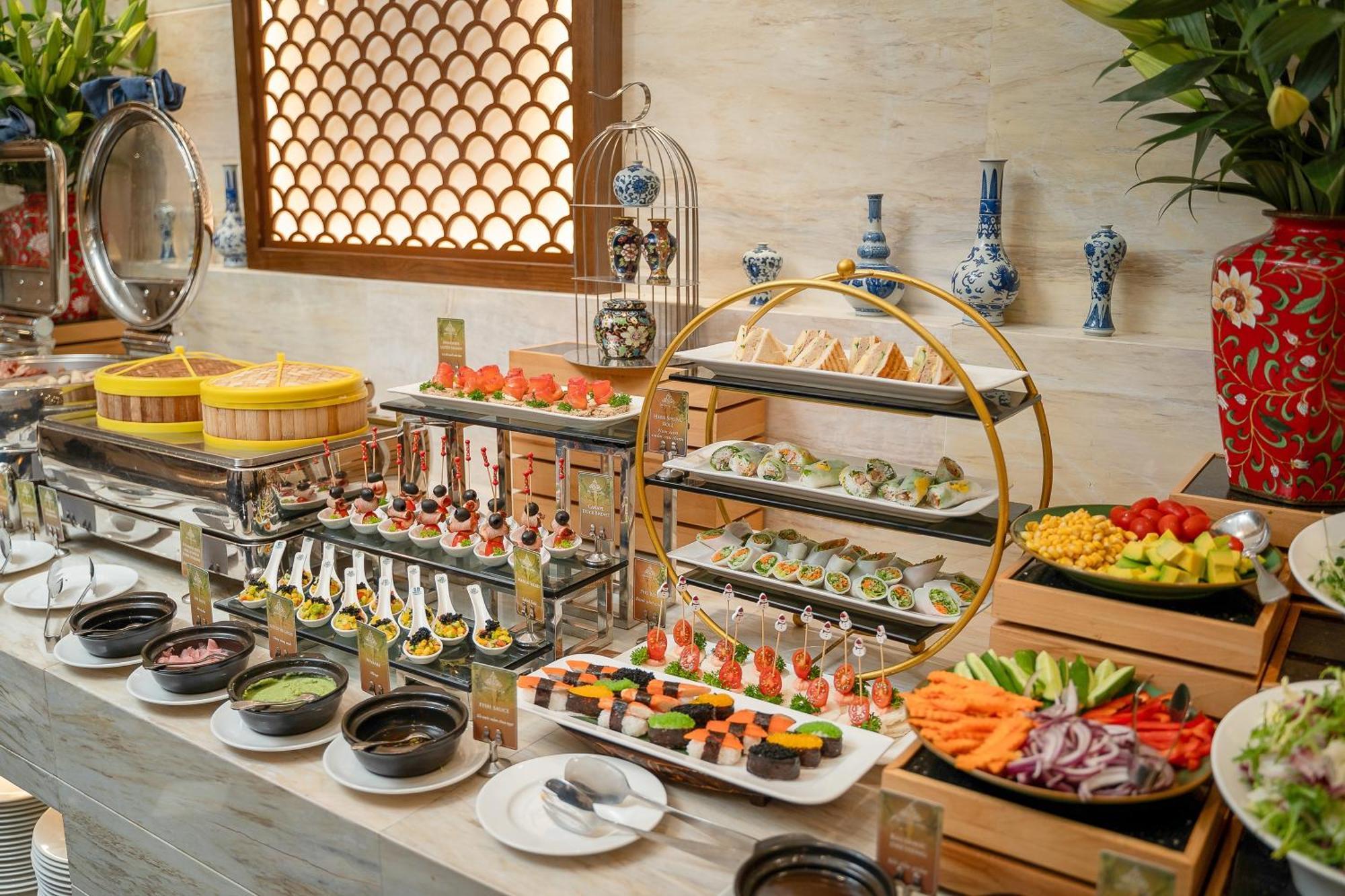 فندق ذا أورينتال جايد هانوي المظهر الخارجي الصورة A buffet at a hotel