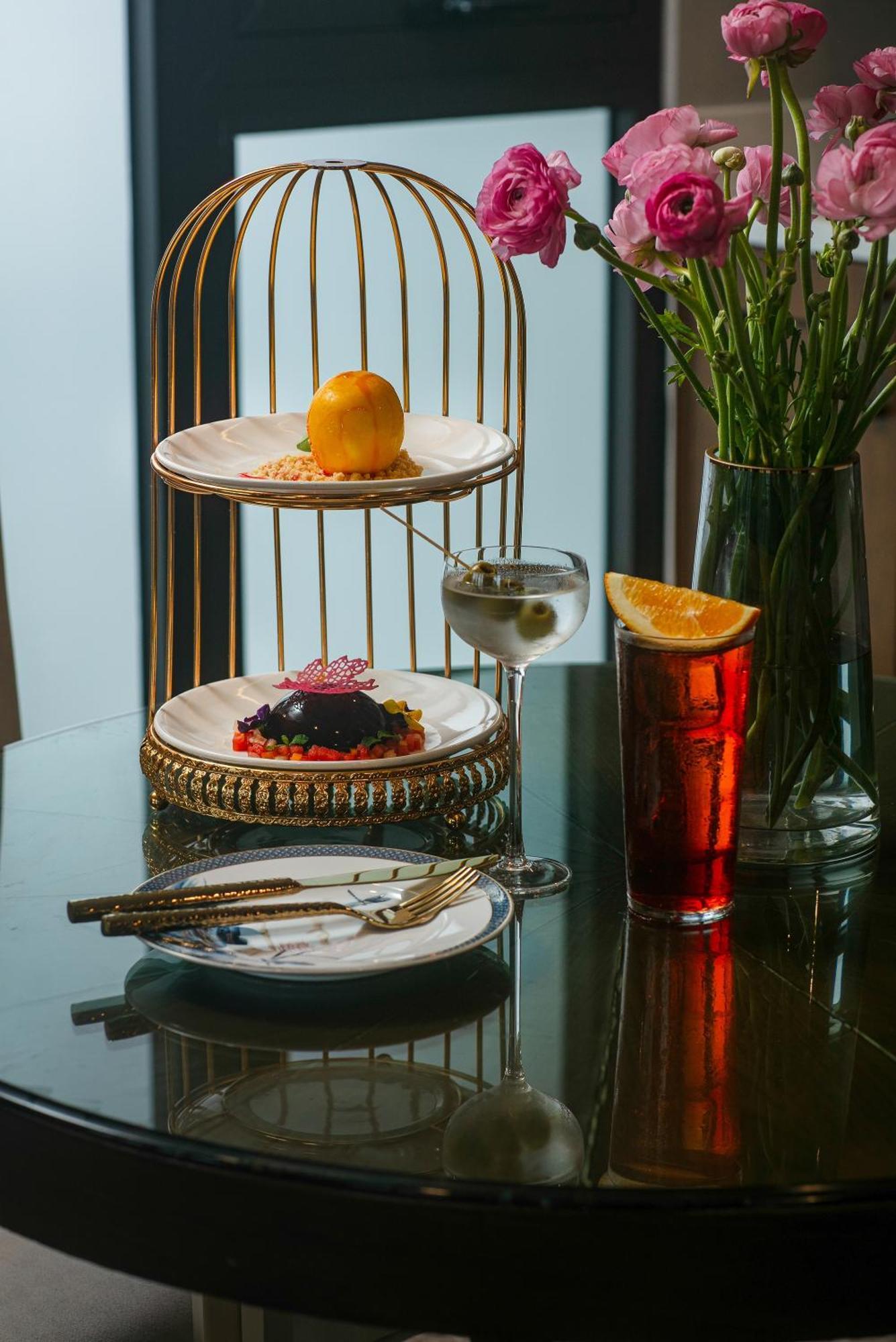 فندق ذا أورينتال جايد هانوي المظهر الخارجي الصورة A cocktail served at the bar