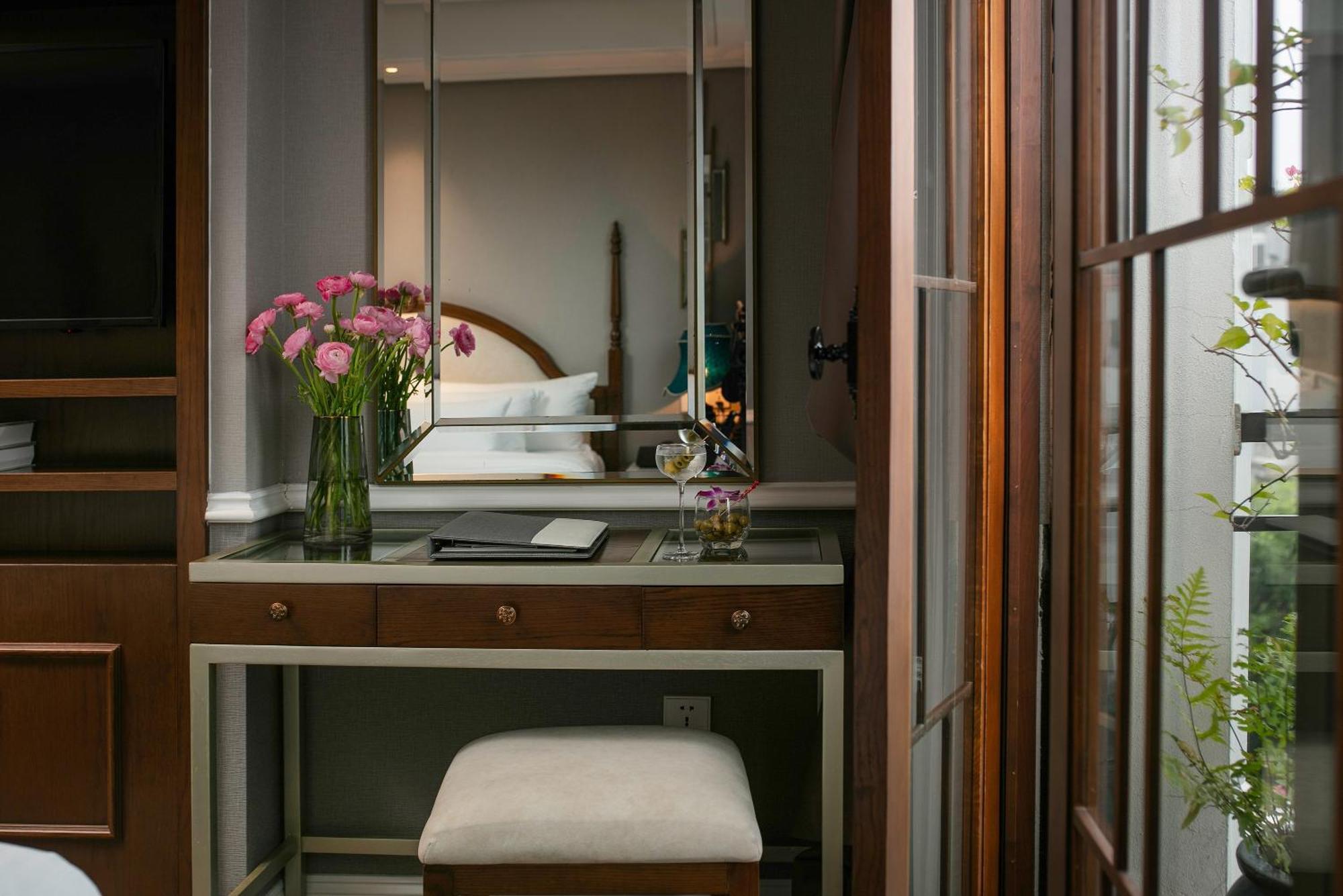 فندق ذا أورينتال جايد هانوي المظهر الخارجي الصورة A dressing table