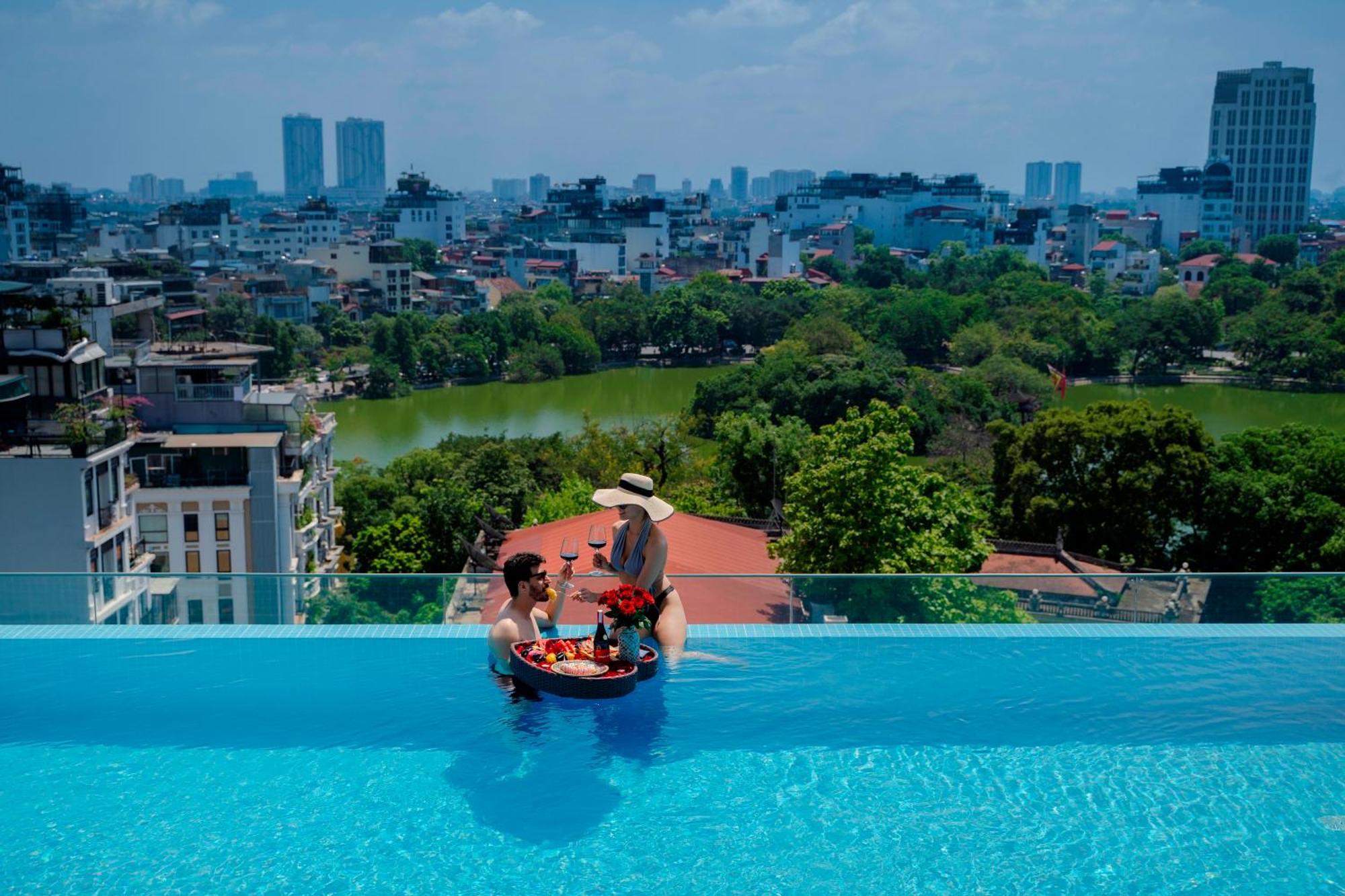فندق ذا أورينتال جايد هانوي المظهر الخارجي الصورة View of West Lake from the hotel